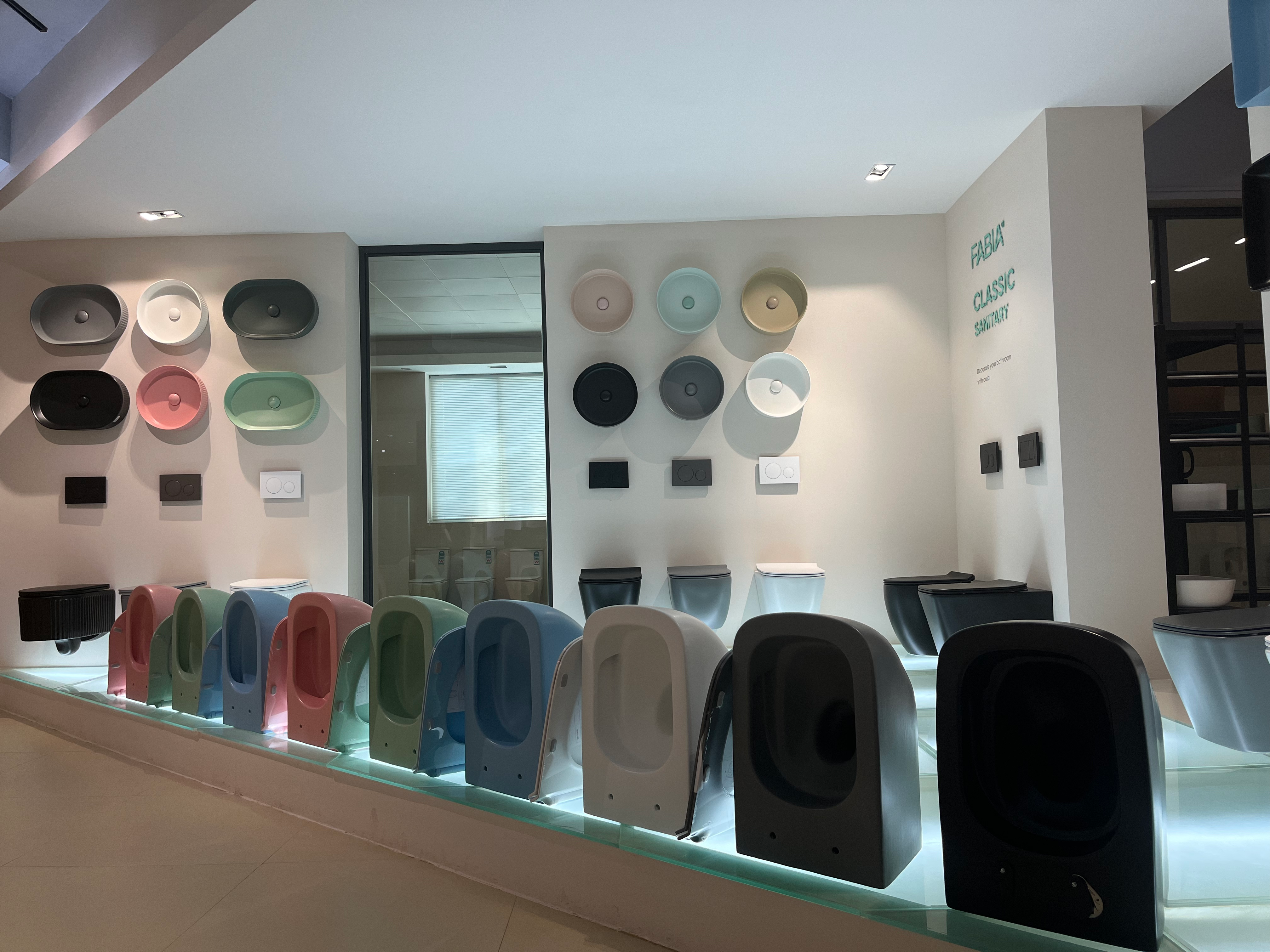 Using Colored Ceramics to Create Statement Bathrooms